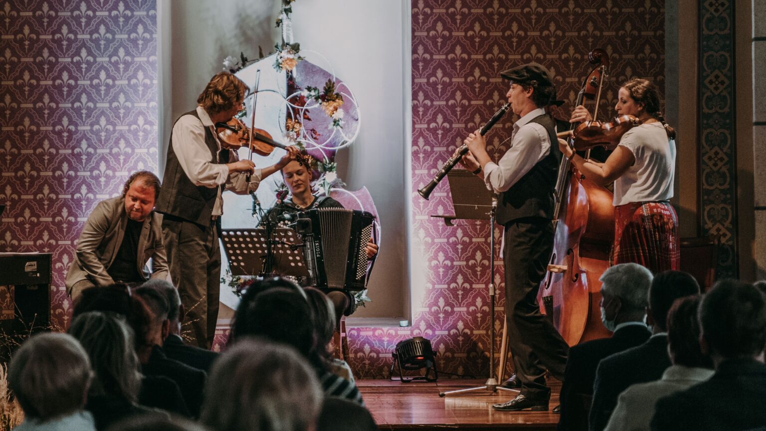 2020 10 04 ostrava klezmer band c Teru Menclova 16x9