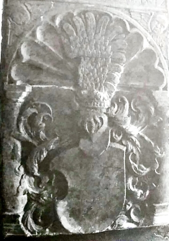 nahrobek jpg 719x1024