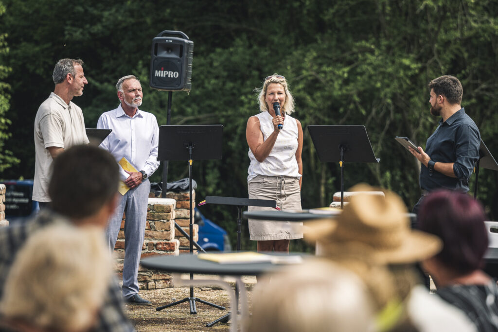 Reditel LVHF Jiri Partyka starosta mesta Breclav Svatopluk Pecek starostka obce Bernhardsthal Katzelsdorf Doris Kellner moderator Tomas Kolacek 102