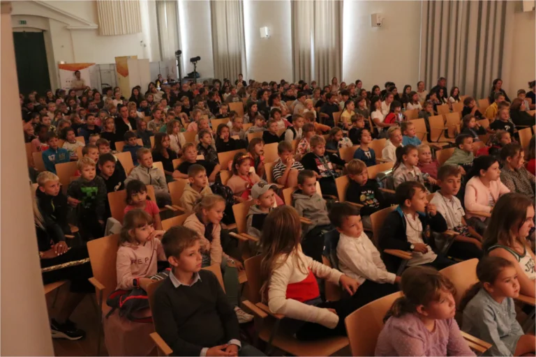 LVHF 2023 | Koncerty pro ZŠ | Dětská opera „Psí svět“ – Orchestr žáků ZUŠ Veveří | Zámecká jízdárna Lednice 2.10.2023