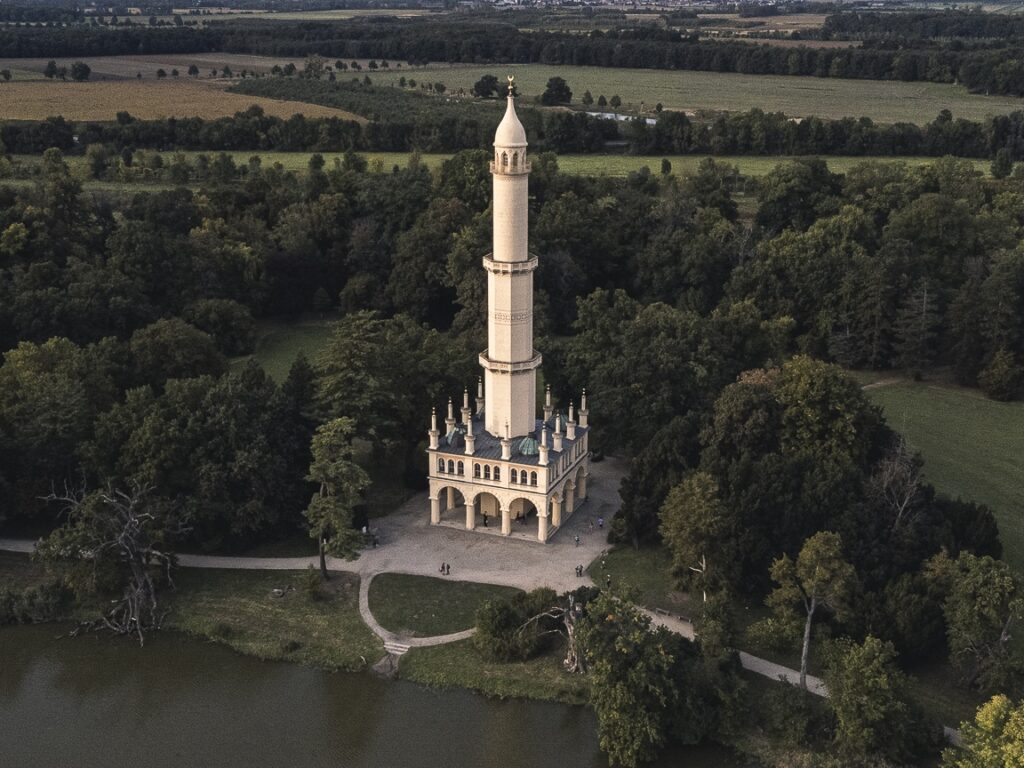 Minaret PRED RET. Cropped