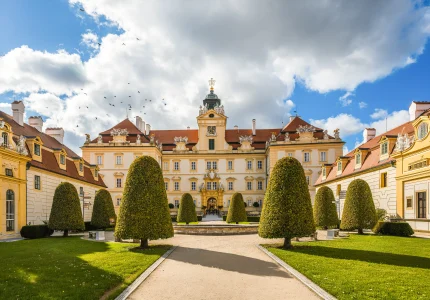 11 Zamek Valtice Bily sal result